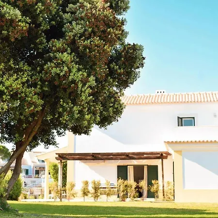 Üdülőközpont Bicuda 4*